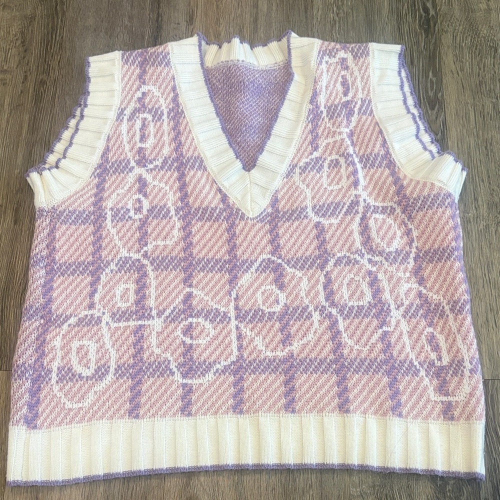 Sleeveless V-Neck Sweater Vest in Pink and Lavender